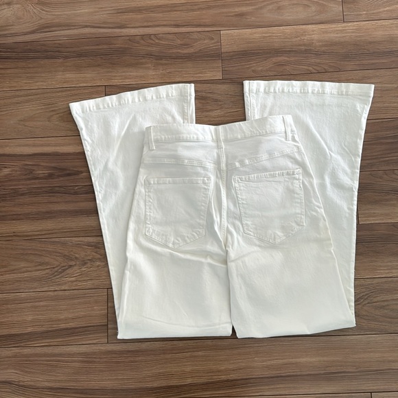 BRAND NEW EXPRESSION JEANS. WHITE SZ 8 - Picture 2 of 2